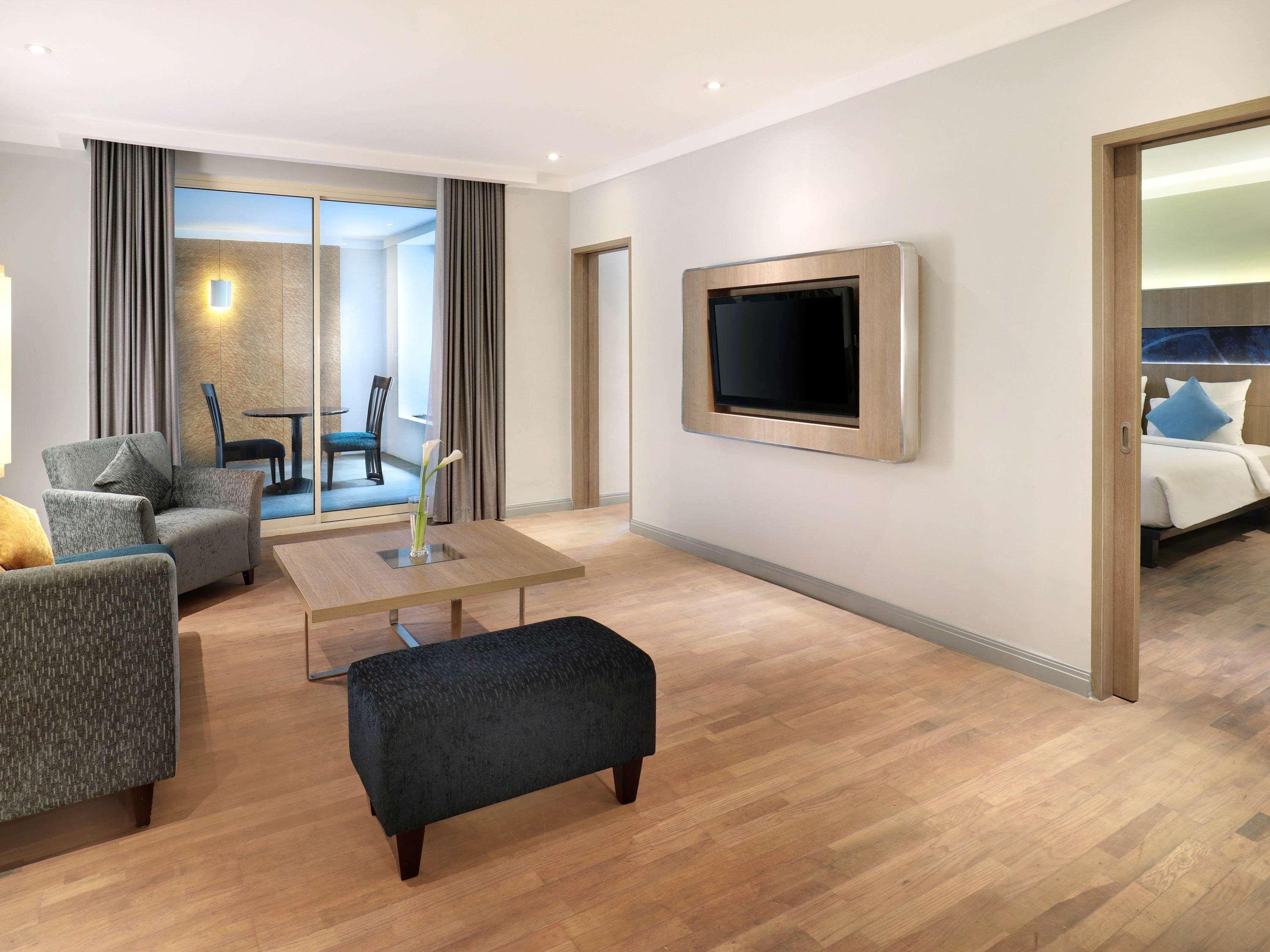 Hotel Novotel Mangga Dua Square 4*