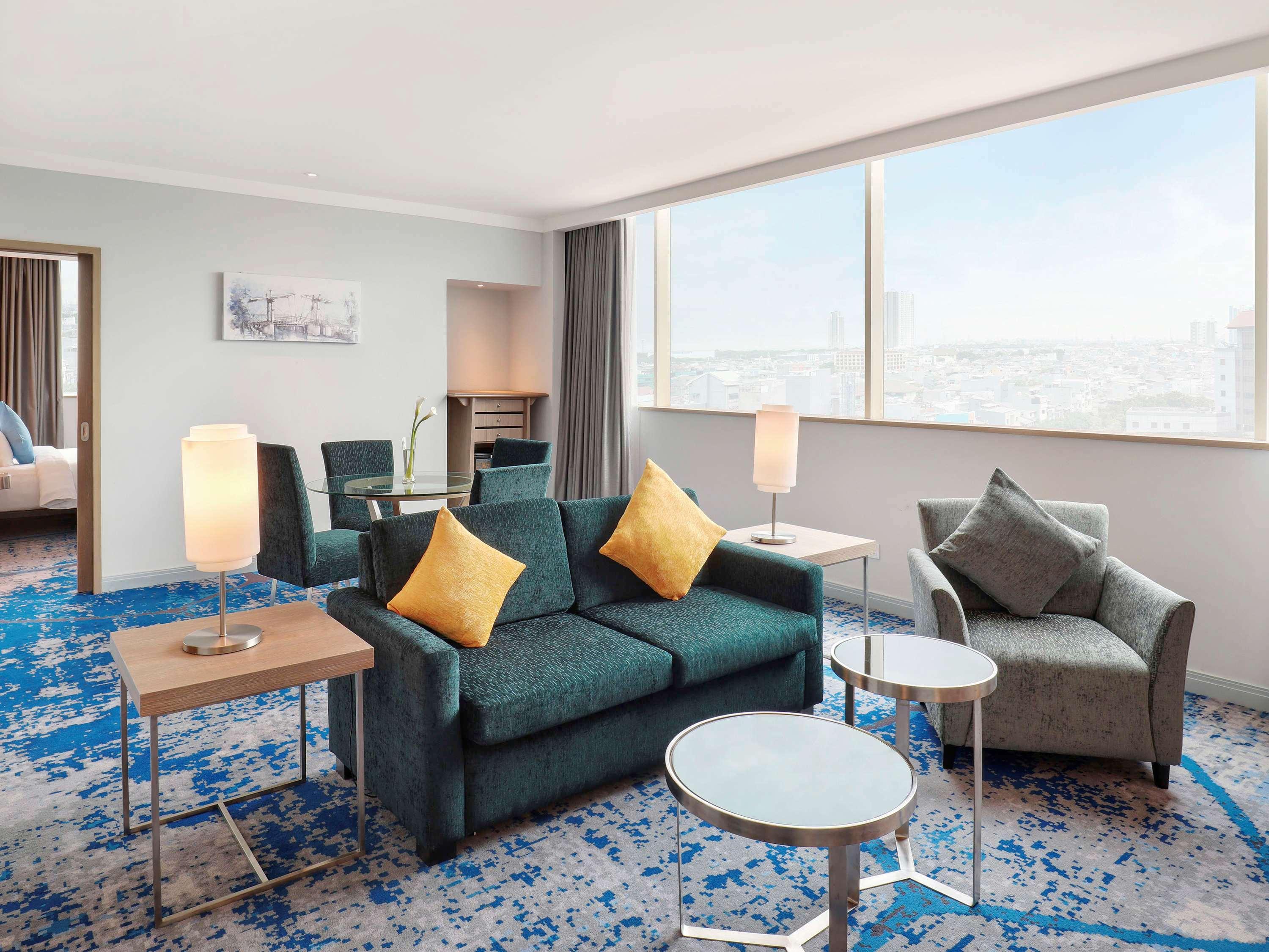 Novotel Mangga Dua Square 4*