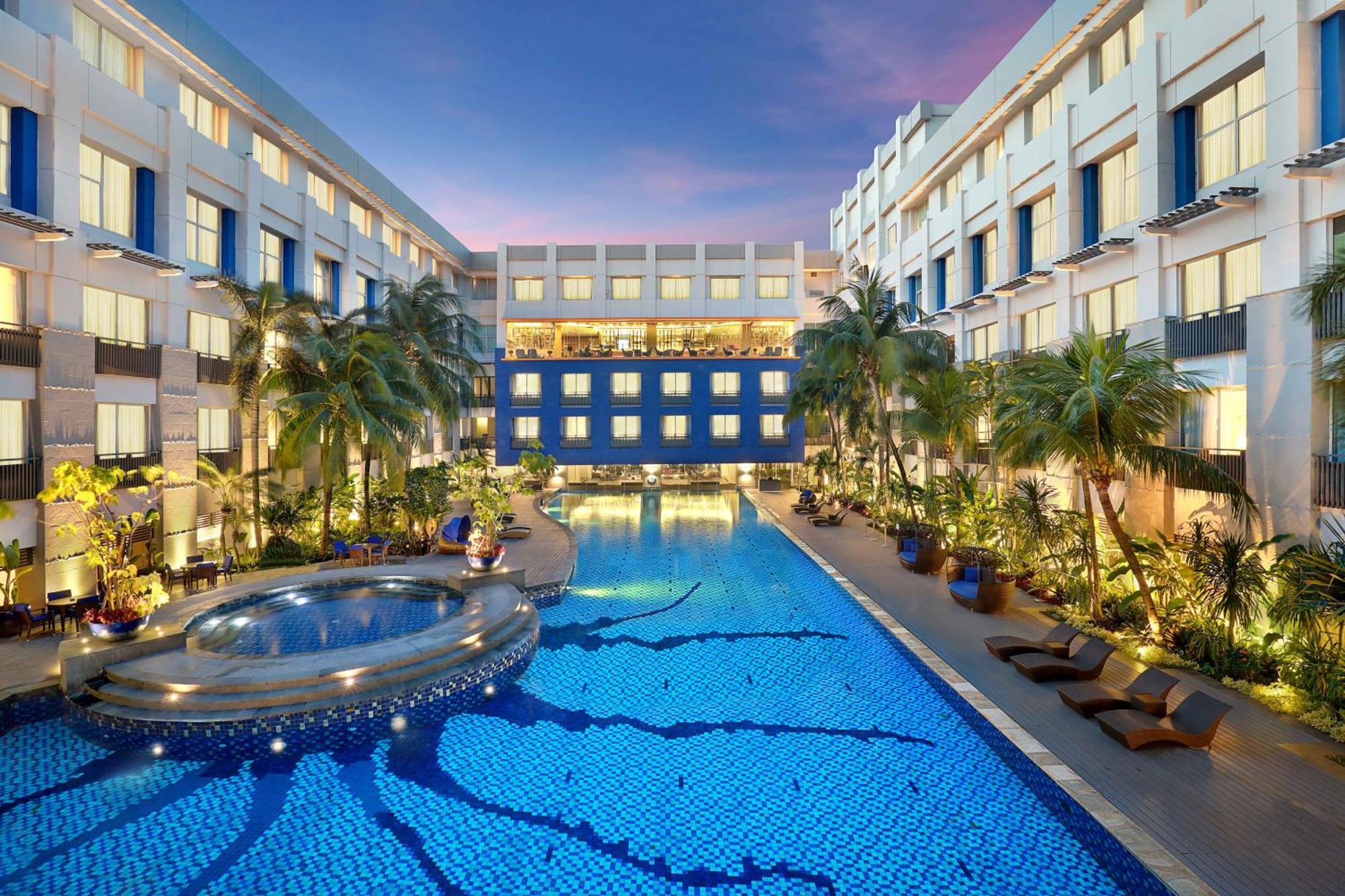 Novotel Mangga Dua Square होटल 4*