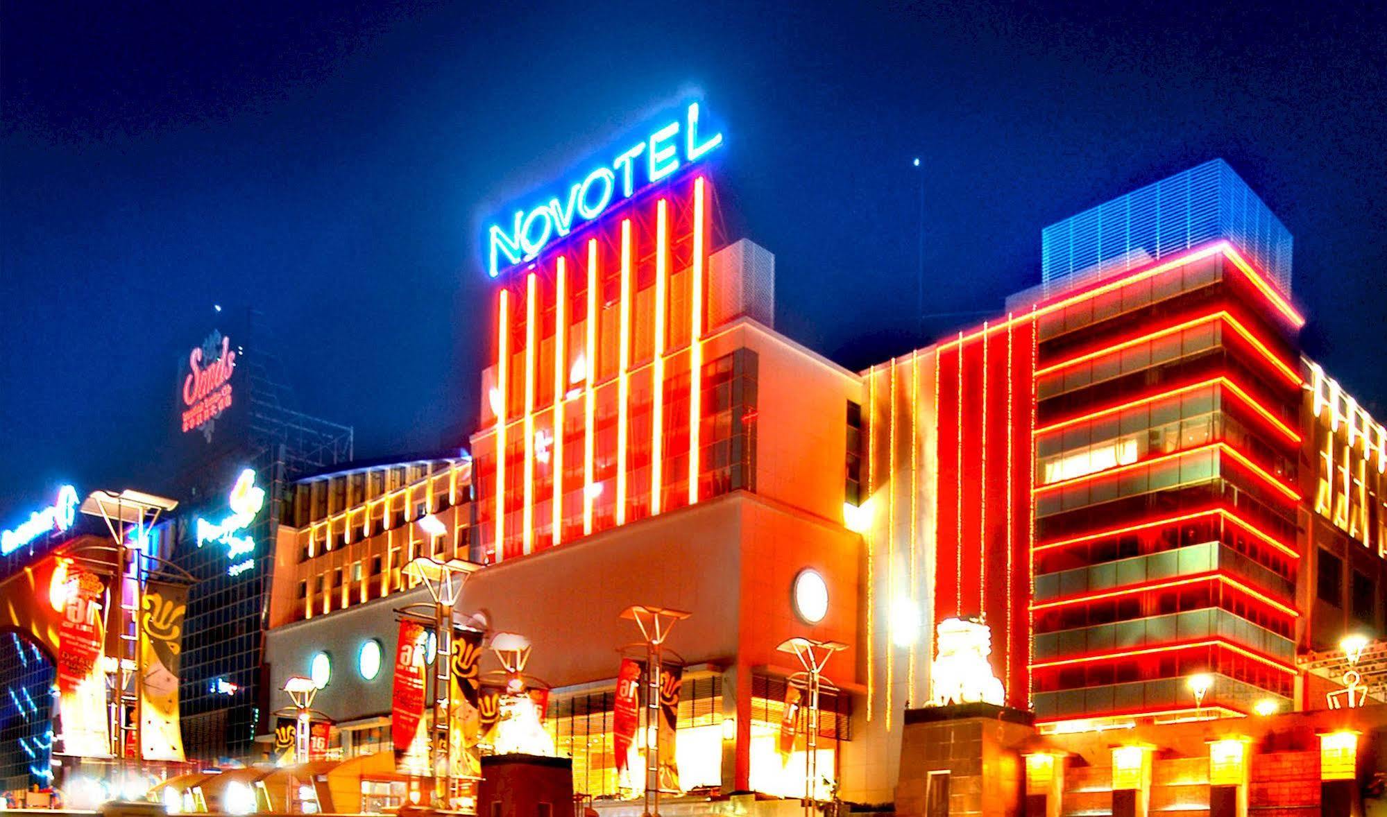 Hotel Novotel Mangga Dua Square 4*