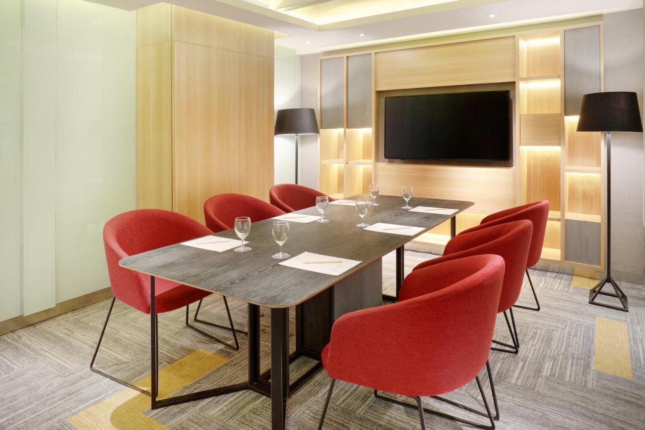 Novotel Mangga Dua Square Hotel 4*
