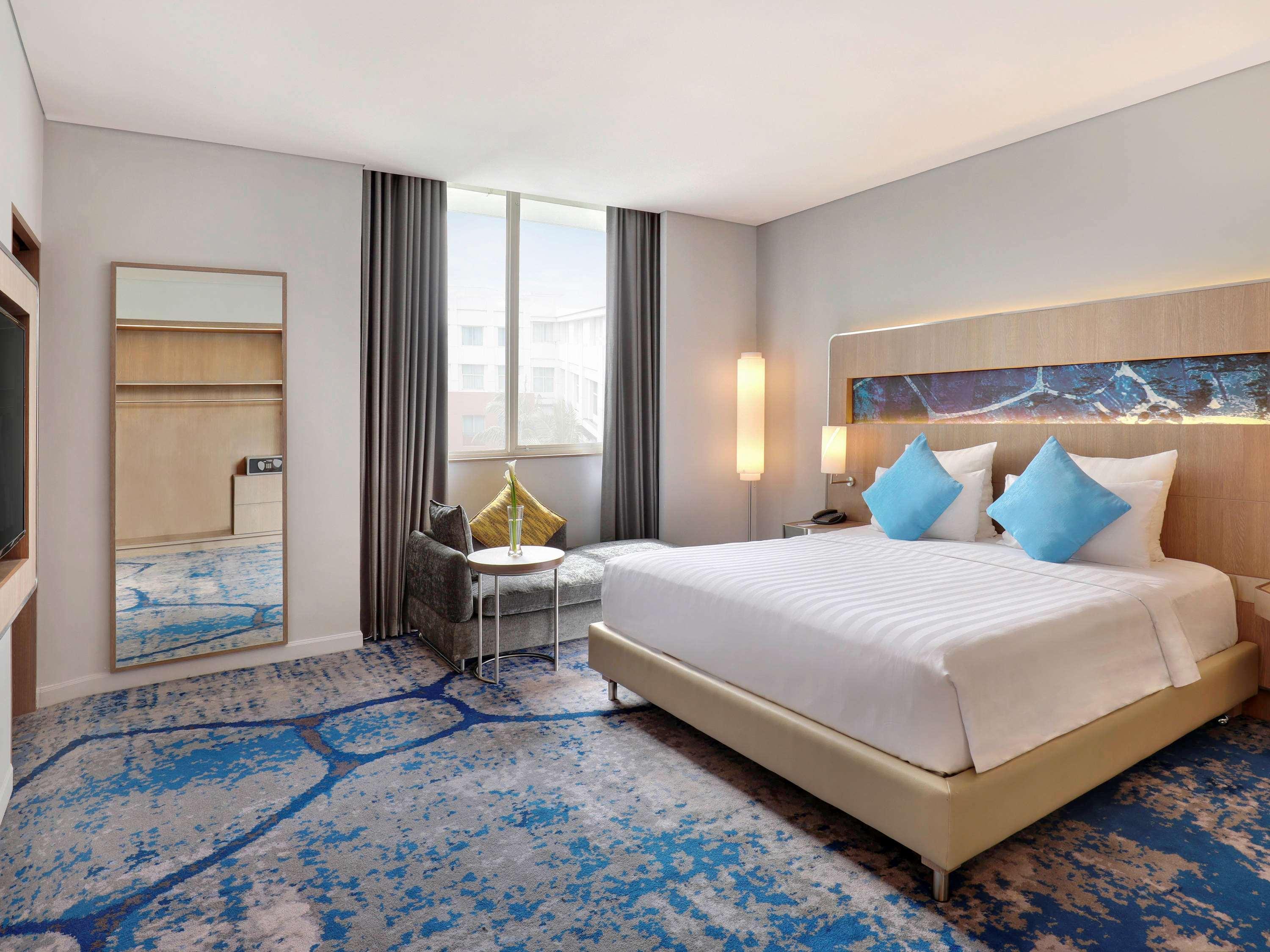 Novotel Mangga Dua Square Hotel 4*